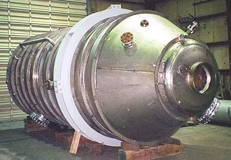 Titanium crystallizer vessel